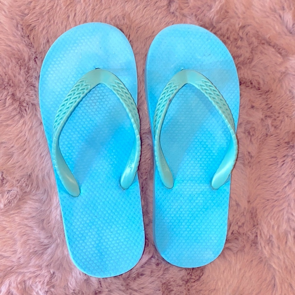 Light turquoise blue rubber flip flops kids summer sandals shoes youth size 13/1 - Picture 1 of 5